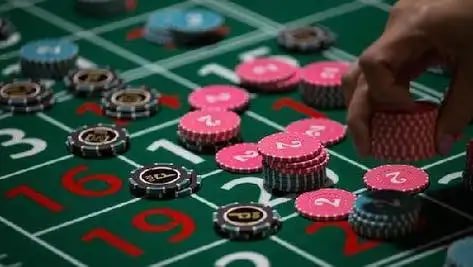 Antarmuka aplikasi mobile aia88bet menampilkan pasar taruhan Liga 1 dan kasino langsung